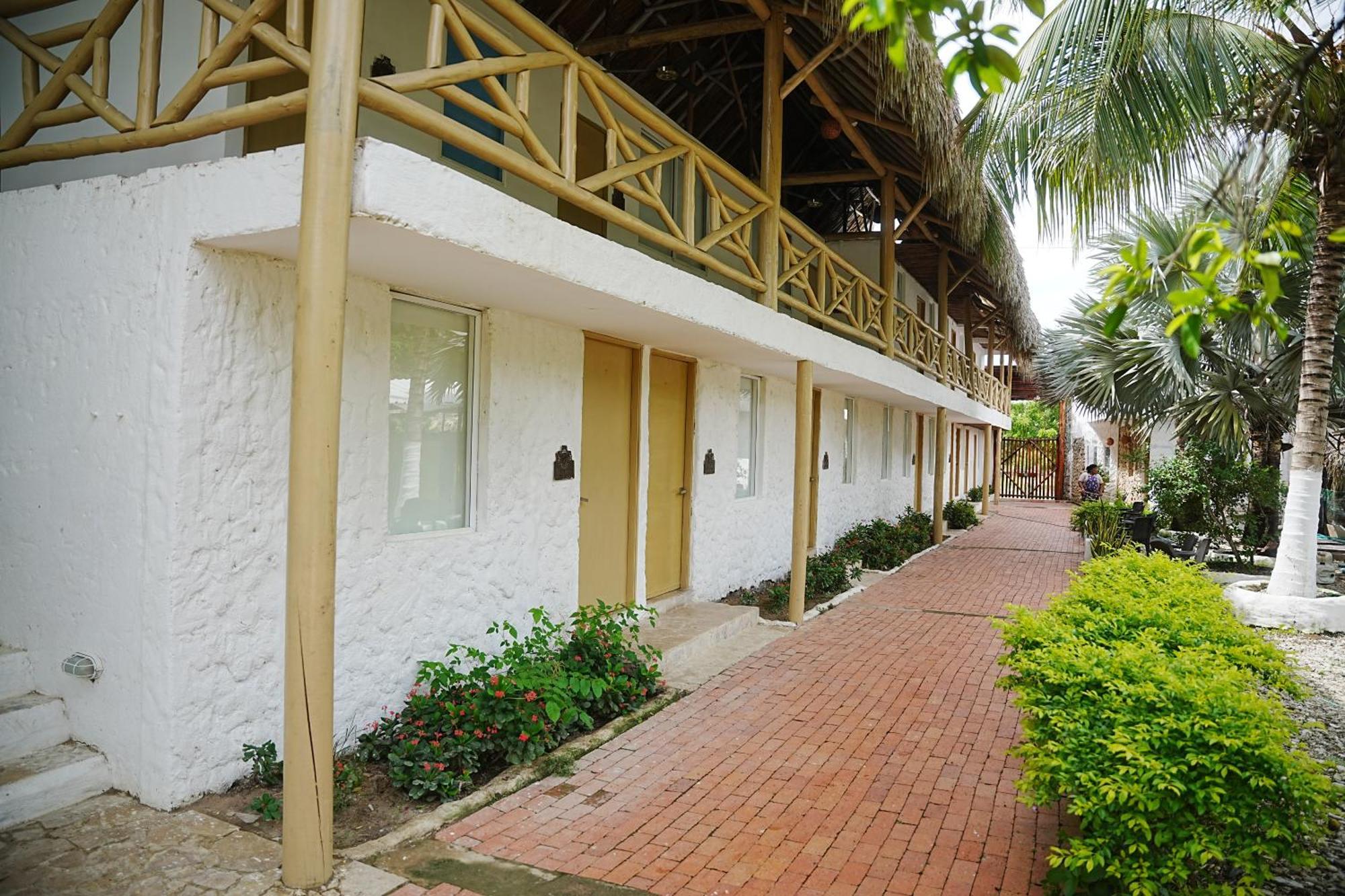 Hotel Isla Real Бокачика Экстерьер фото