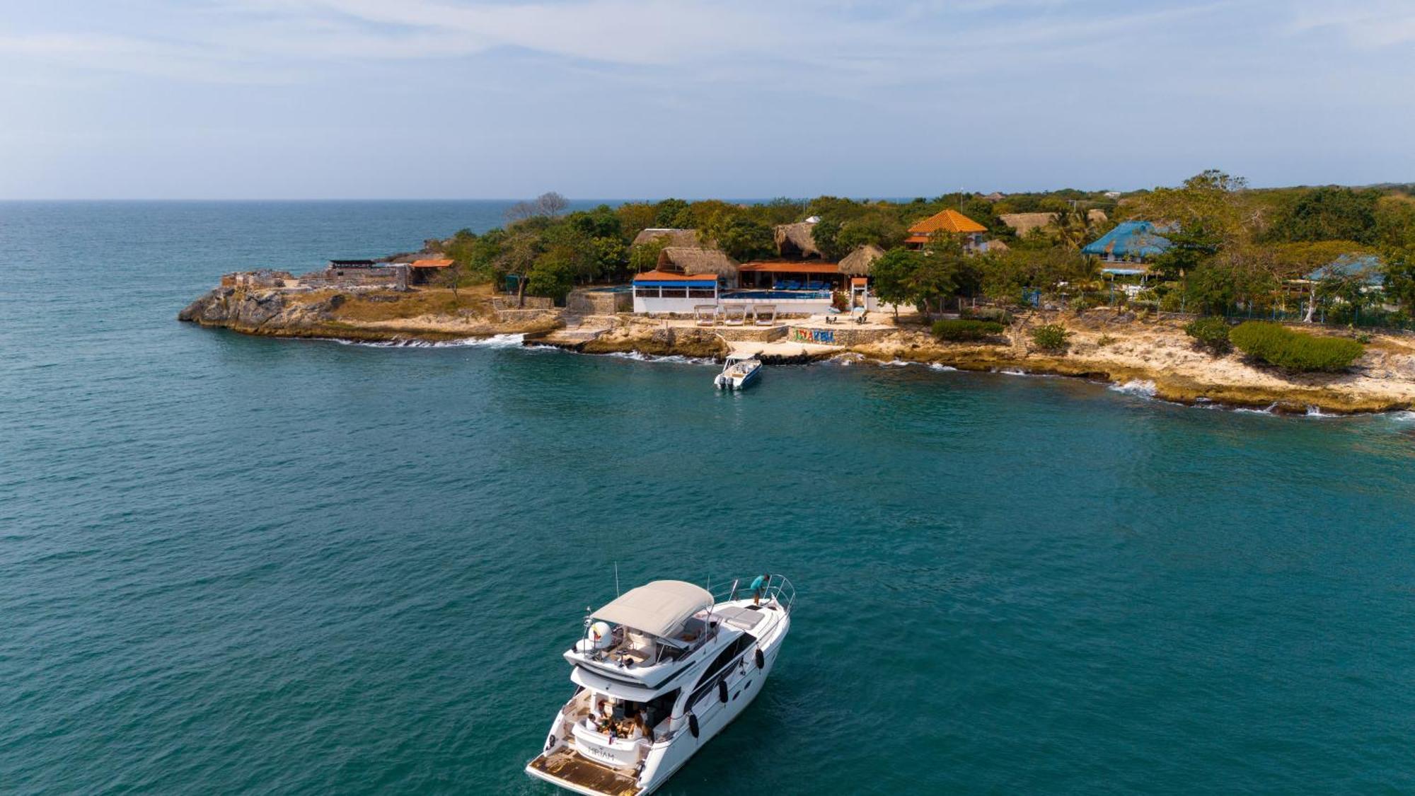 Hotel Isla Real Бокачика Экстерьер фото